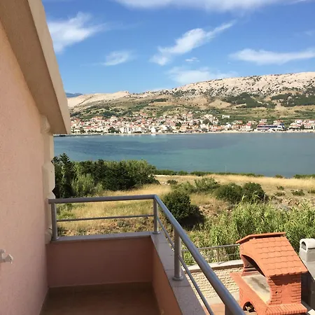 Apartment Matej Pag Town
