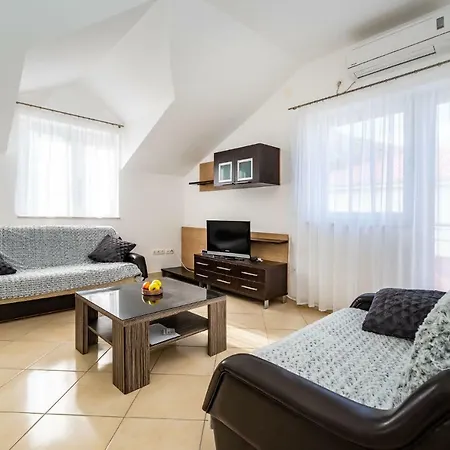 Matej Апартаменты *