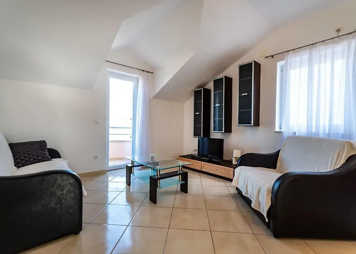 Matej Apartment Pag Town